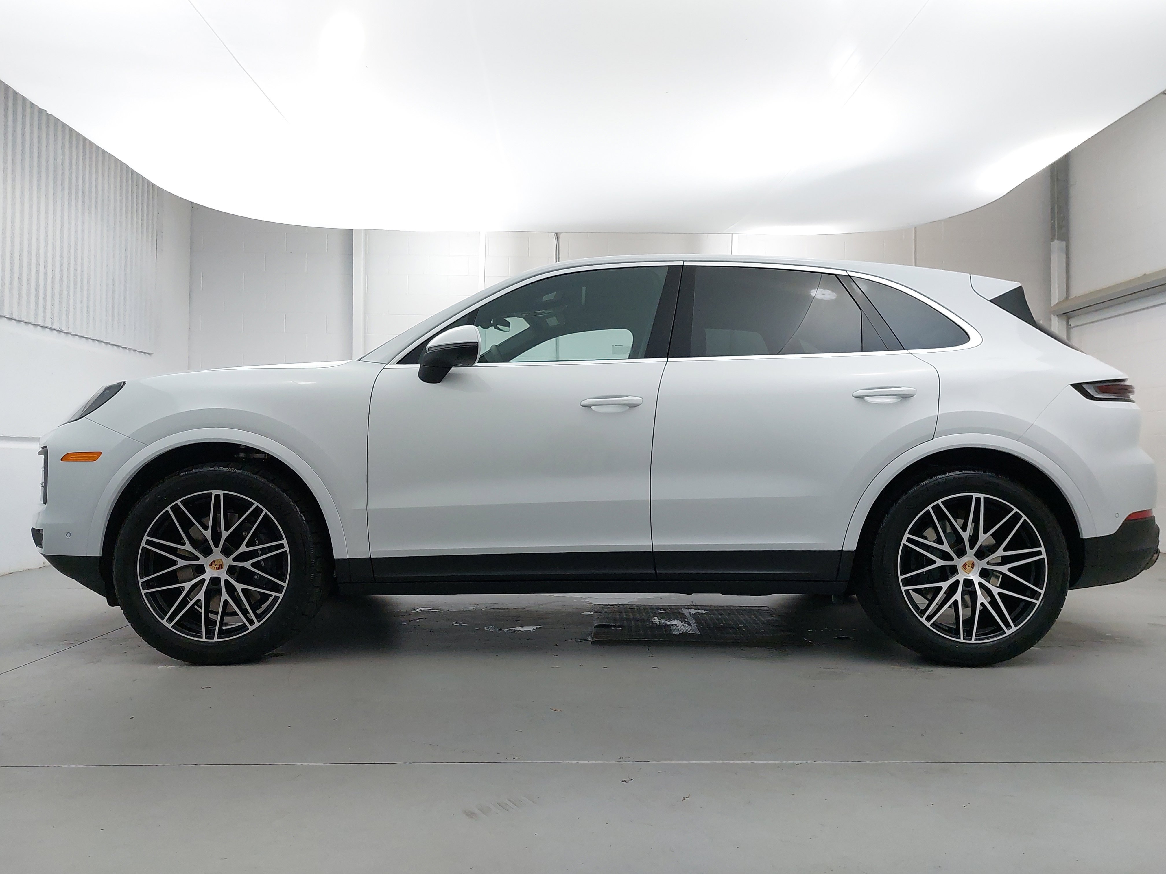 New 2025 Porsche Cayenne image 2