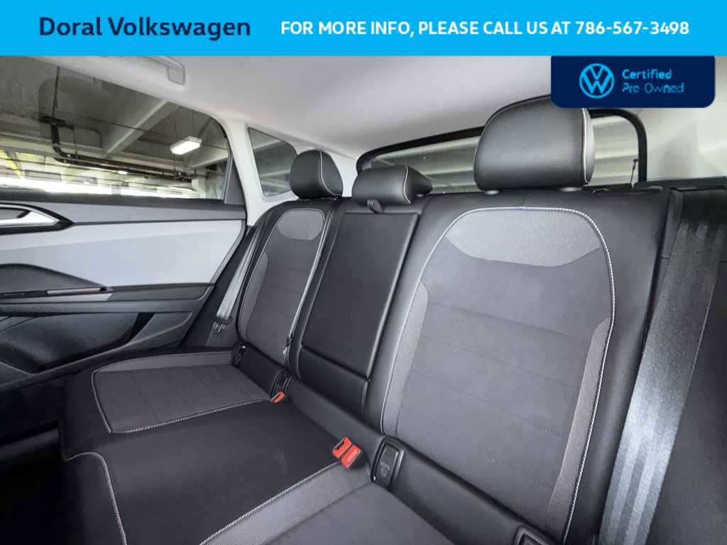 Certified 2022 Volkswagen Taos SE FWD image 22