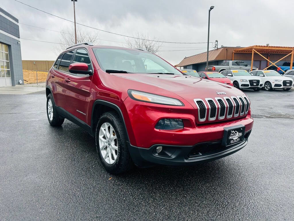 Used 2016 Jeep Cherokee Latitude w/ Cold Weather Group image 1