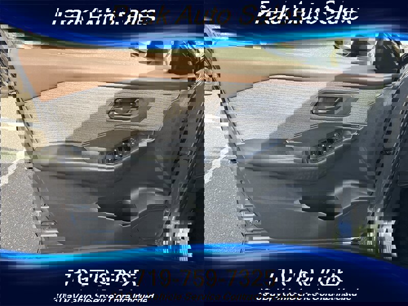 Used 2023 Nissan Rogue S image 12