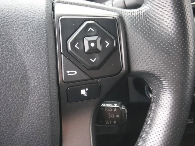 Used 2017 Toyota Tacoma TRD Sport image 42