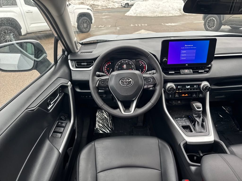 Used 2023 Toyota RAV4 XLE Premium image 13