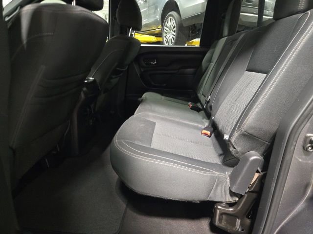 Used 2019 Nissan Titan SV w/ SV Convenience Package image 13