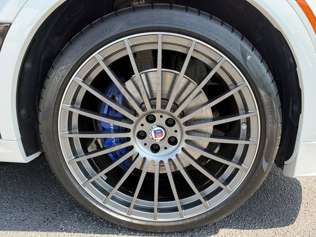 Certified 2025 BMW ALPINA XB7 AWD/4WD image 18