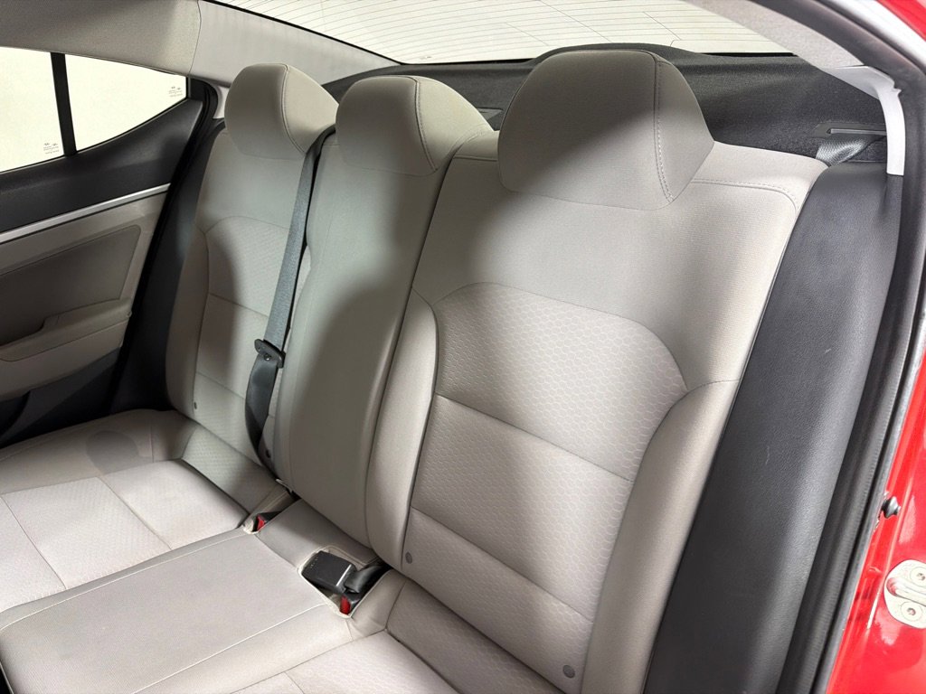 Used 2020 Hyundai Elantra SEL image 18