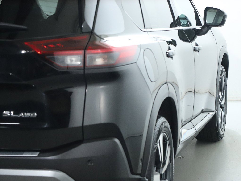 Used 2023 Nissan Rogue SL w/ SL Premium Package image 48