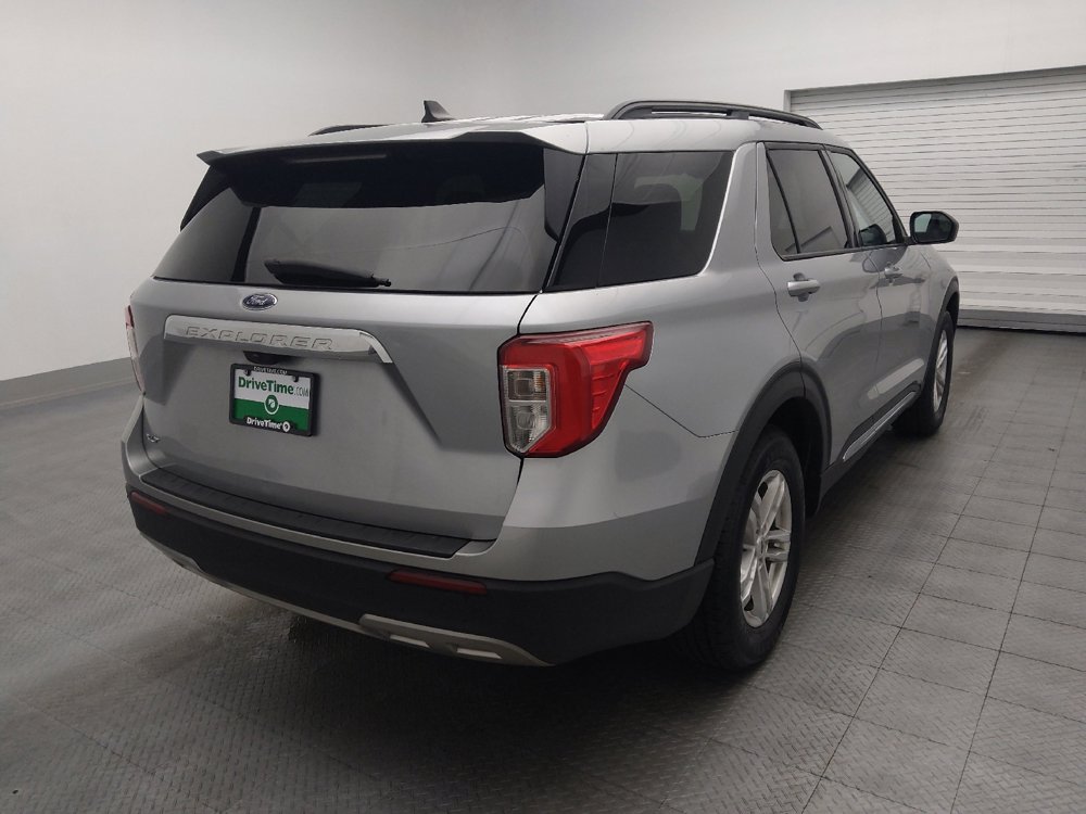 Used 2024 Ford Explorer XLT w/ Equipment Group 202A image 9
