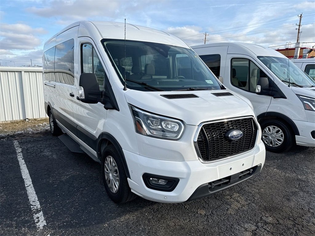 Used 2023 Ford Transit 350 XLT image 4