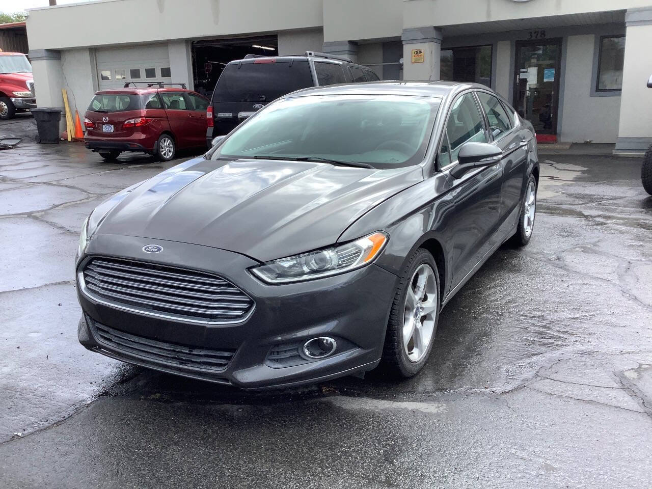Used 2016 Ford Fusion SE FWD image 18