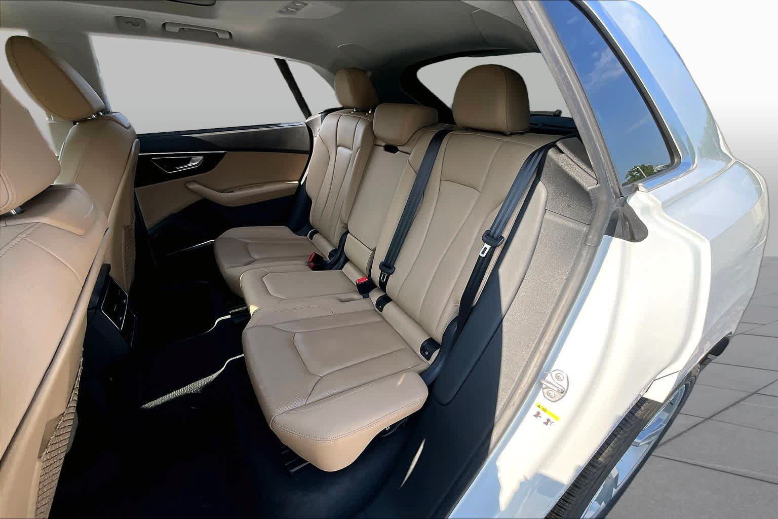 Used 2019 Audi Q8 Prestige w/ Towing Package AWD/4WD image 21