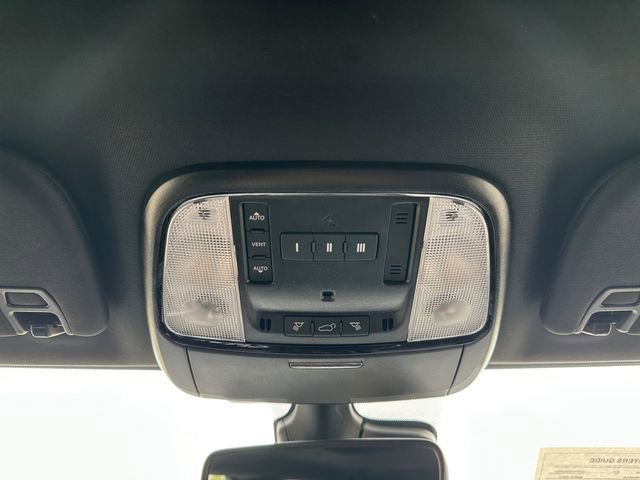 Used 2024 Dodge Durango GT image 28