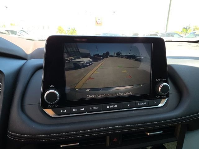 Used 2023 Nissan Rogue SV image 19