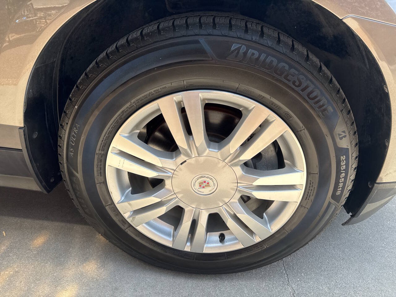 Used 2011 Cadillac SRX Luxury AWD/4WD image 30