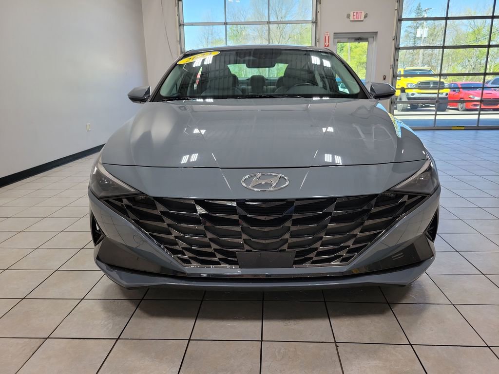 Used 2023 Hyundai Elantra Limited w/ Cargo Package FWD image 6