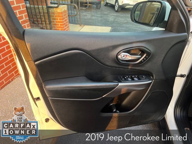 Used 2019 Jeep Cherokee Limited image 17