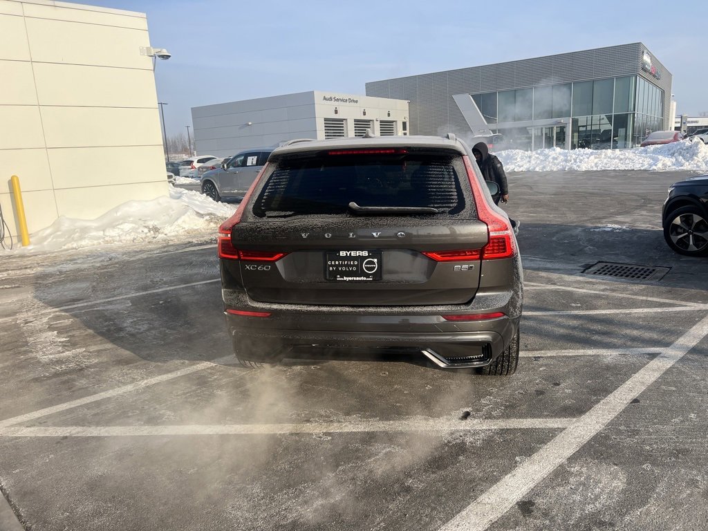 Certified 2025 Volvo XC60 B5 Plus image 3