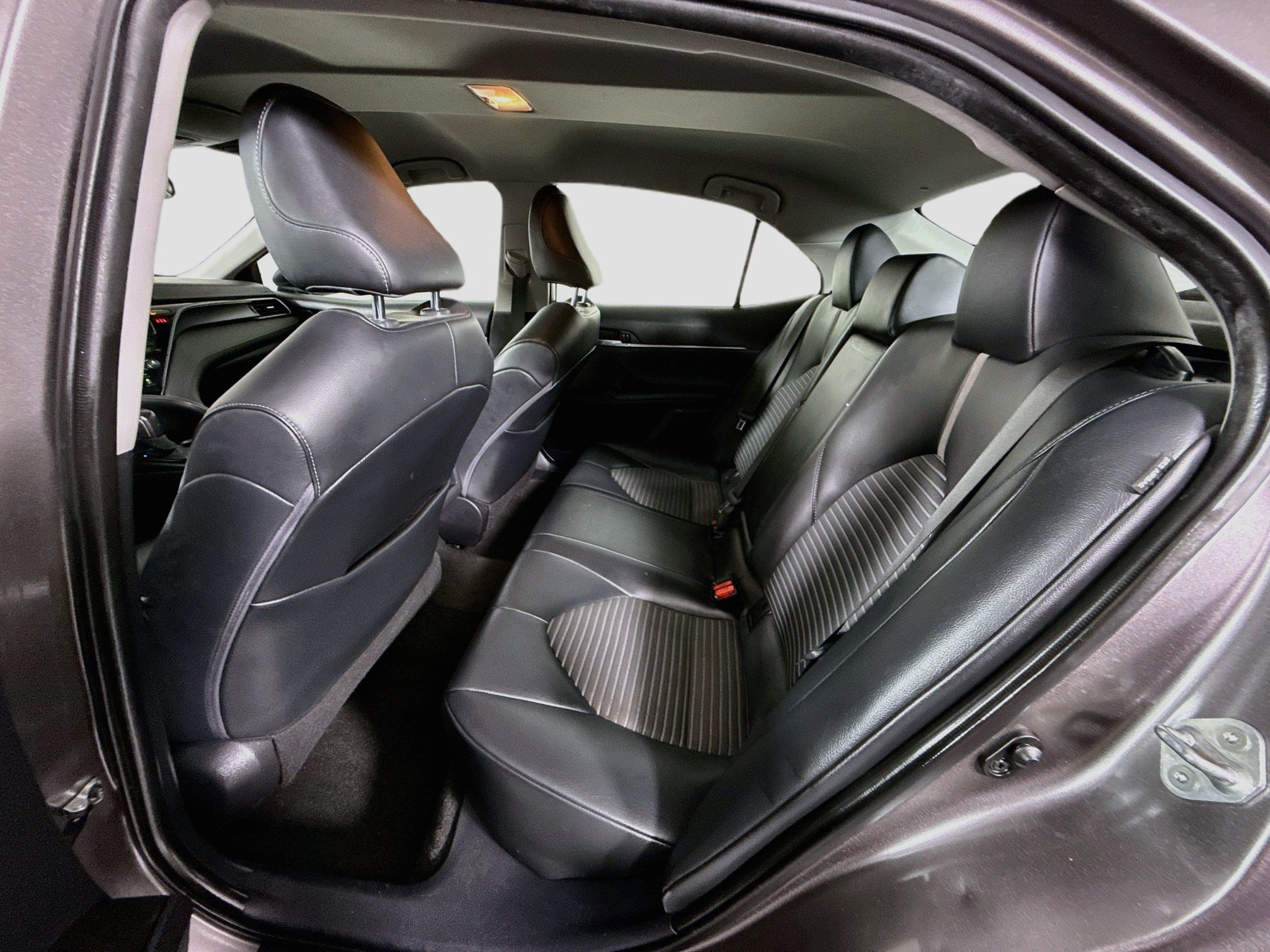 Used 2021 Toyota Camry SE w/ Carpet Mat Package (TMS) FWD image 24