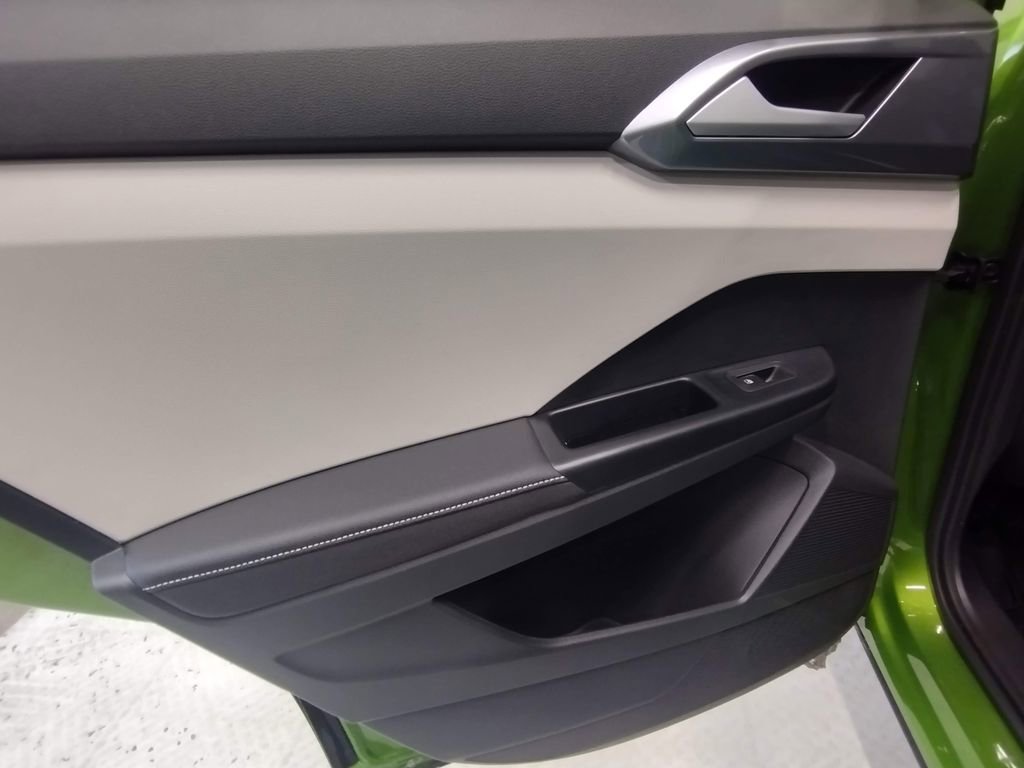 New 2026 Volkswagen Taos SEL AWD/4WD image 22