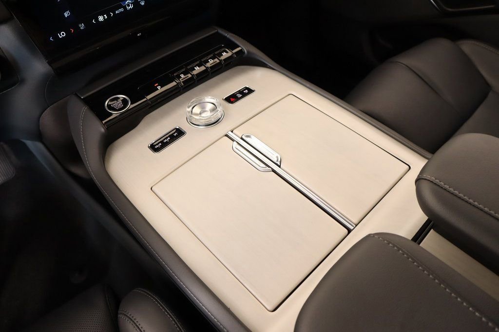 New 2025 Lincoln Navigator Reserve w/ Jet Appearance Package image 8