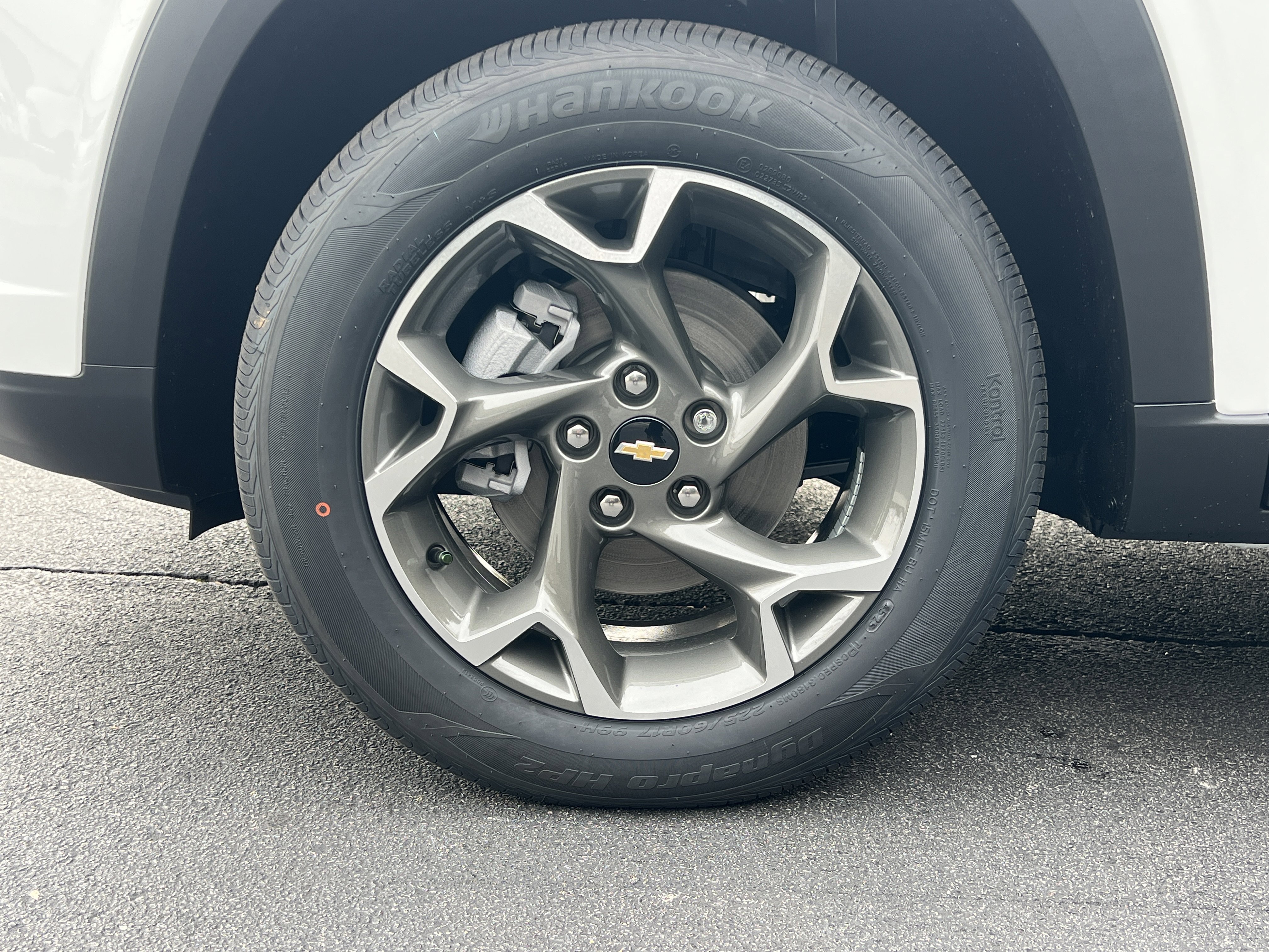 New 2026 Chevrolet Trax LT w/ Sunroof Package image 40