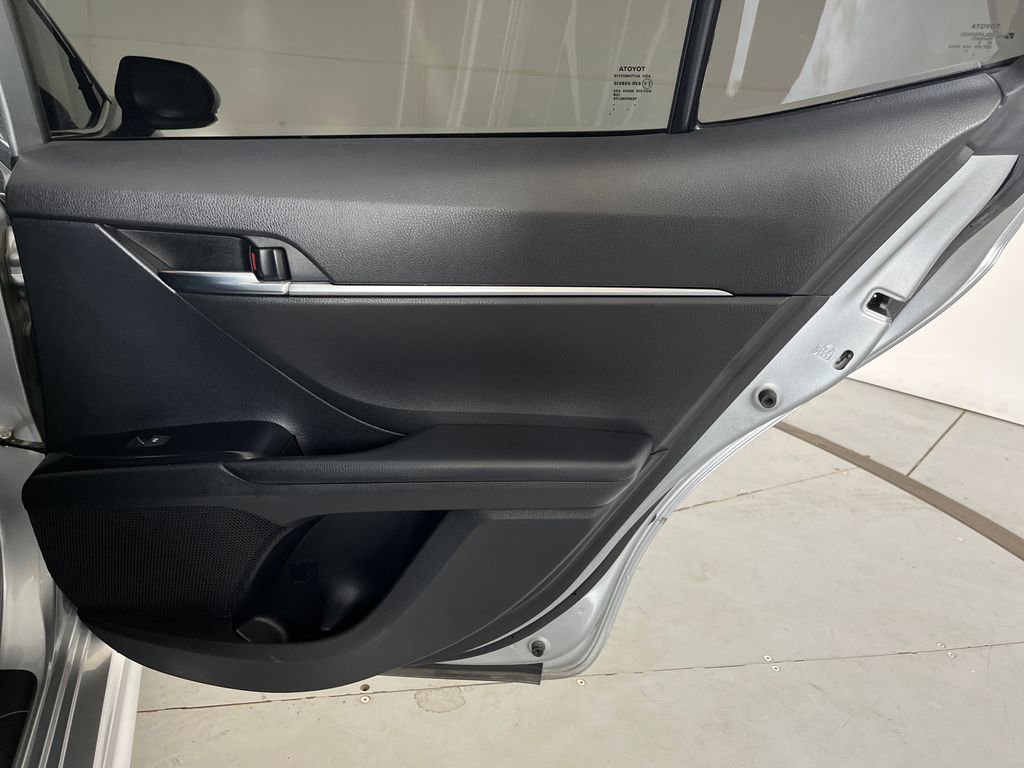 Used 2020 Toyota Camry SE FWD image 28