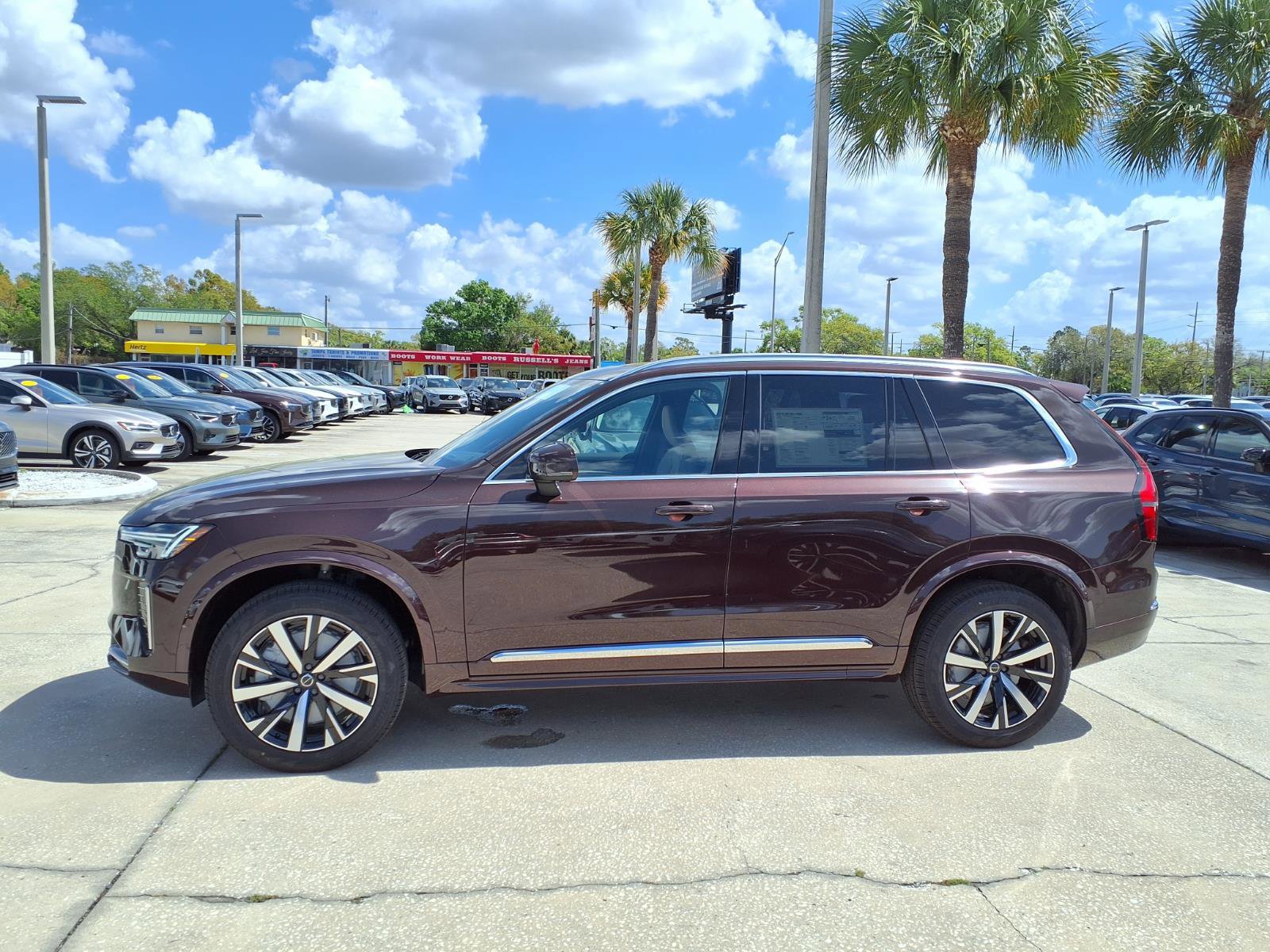 New 2026 Volvo XC90 B5 Core w/ Protection Package Premier image 4