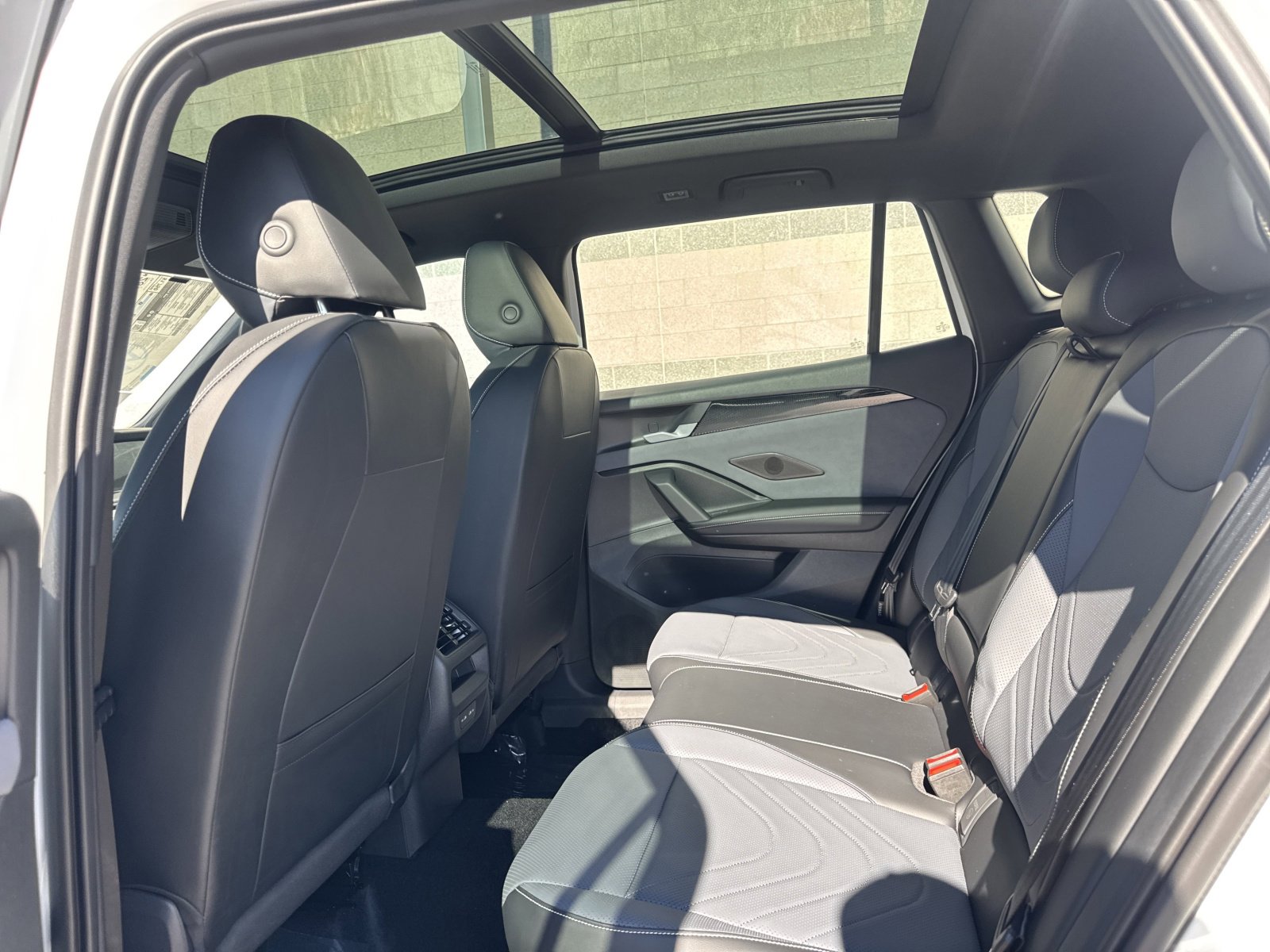 New 2026 Volkswagen Tiguan SE R-Line image 20