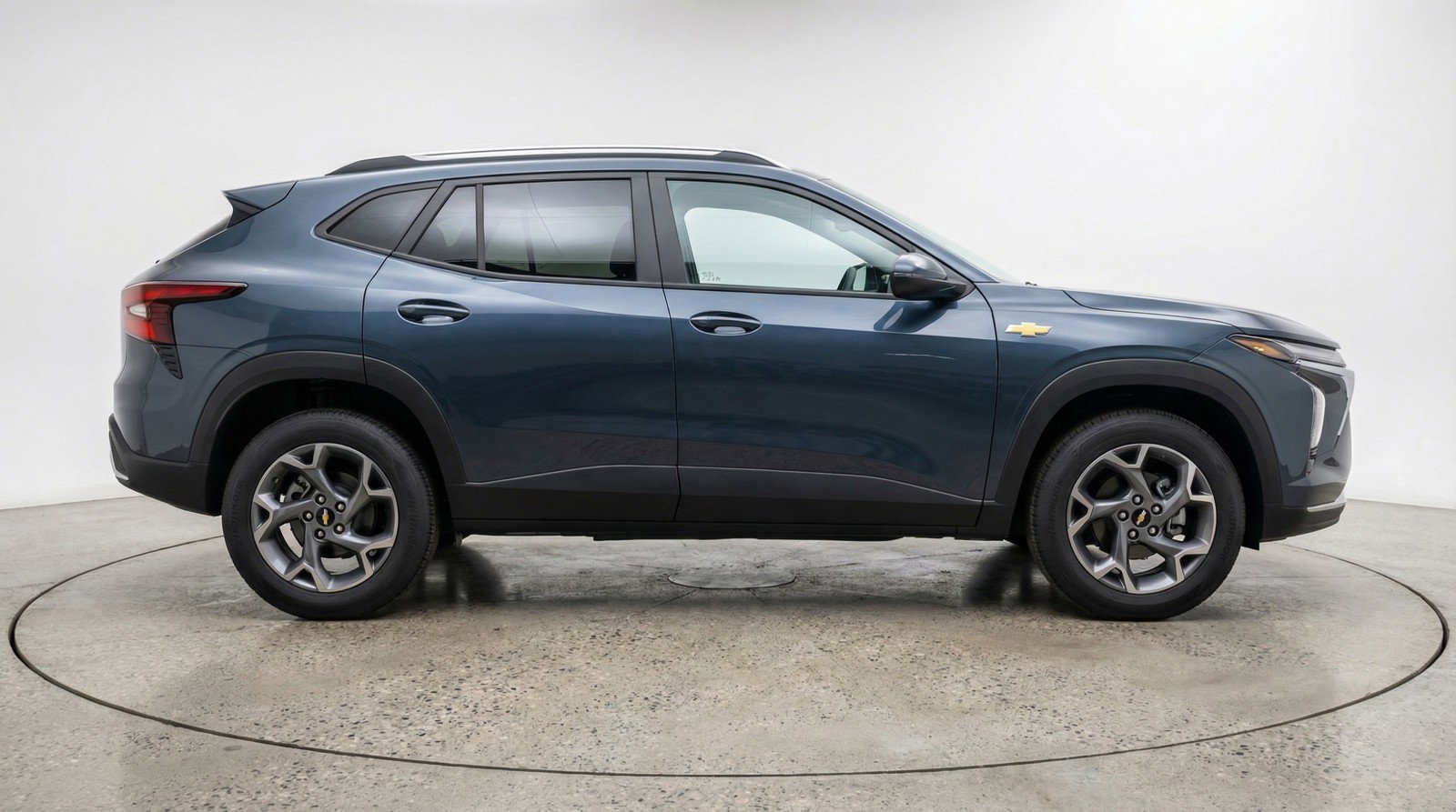 Used 2025 Chevrolet Trax LT image 11