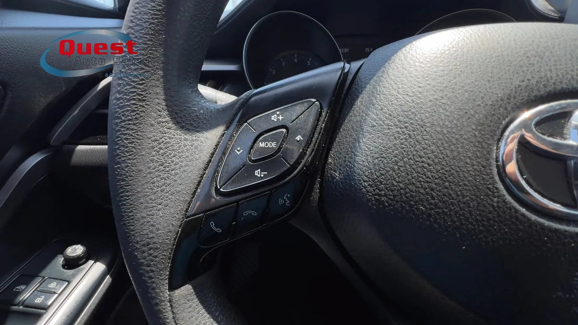 Used 2021 Toyota C-HR LE FWD image 27