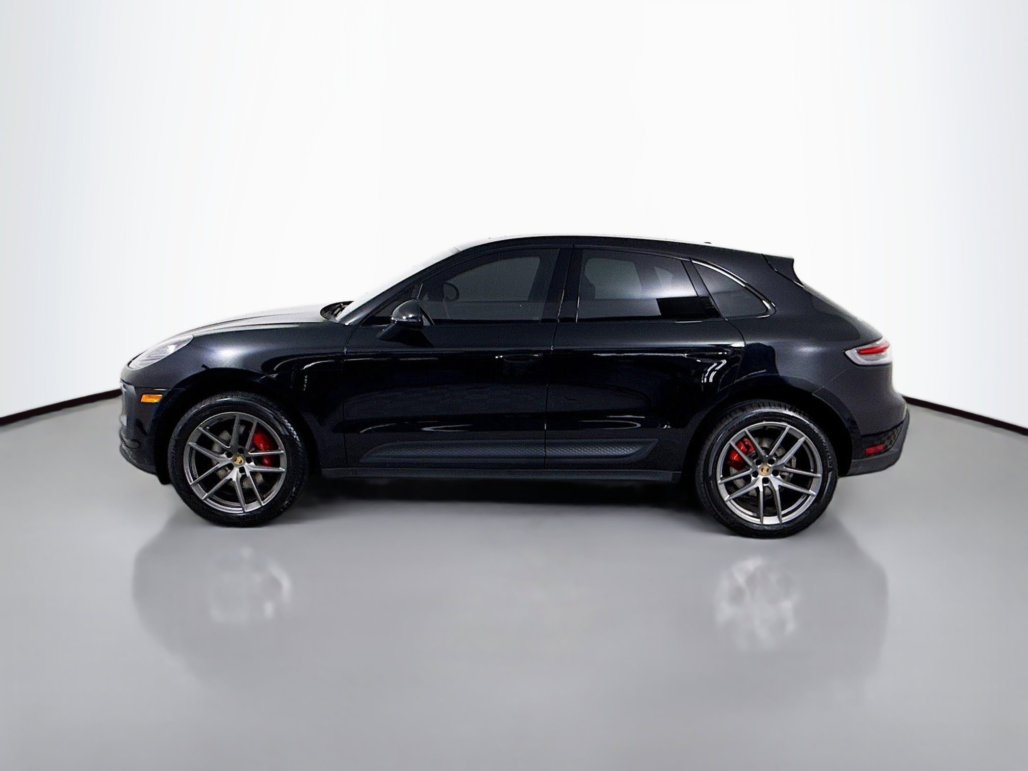 Certified 2023 Porsche Macan S image 2