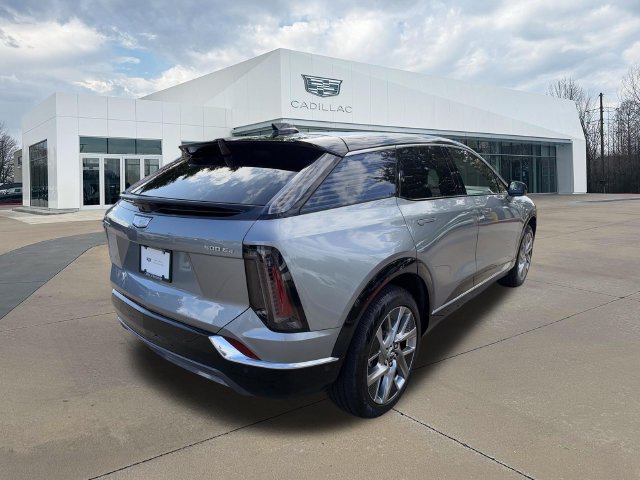 Certified 2025 Cadillac Optiq Luxury 1 AWD/4WD image 3