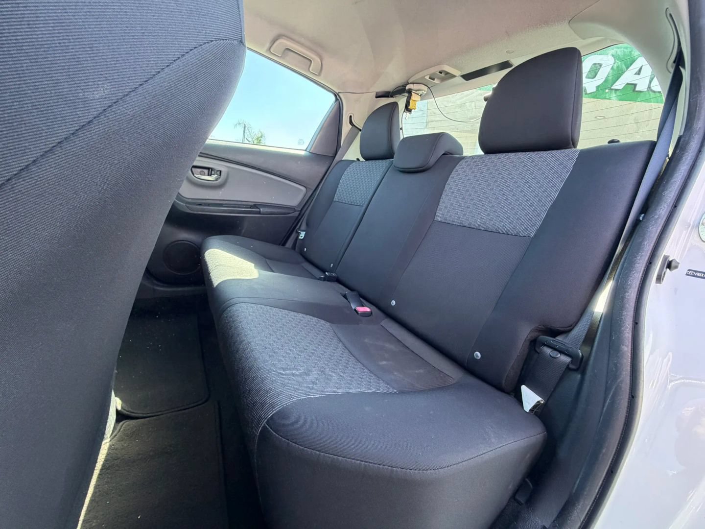 Used 2016 Toyota Yaris LE FWD image 21