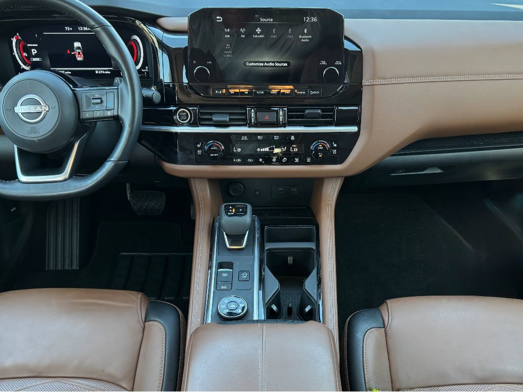 Used 2024 Nissan Pathfinder Platinum image 9