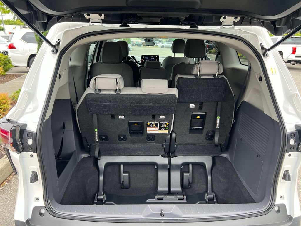 Certified 2023 Toyota Sienna LE FWD image 10