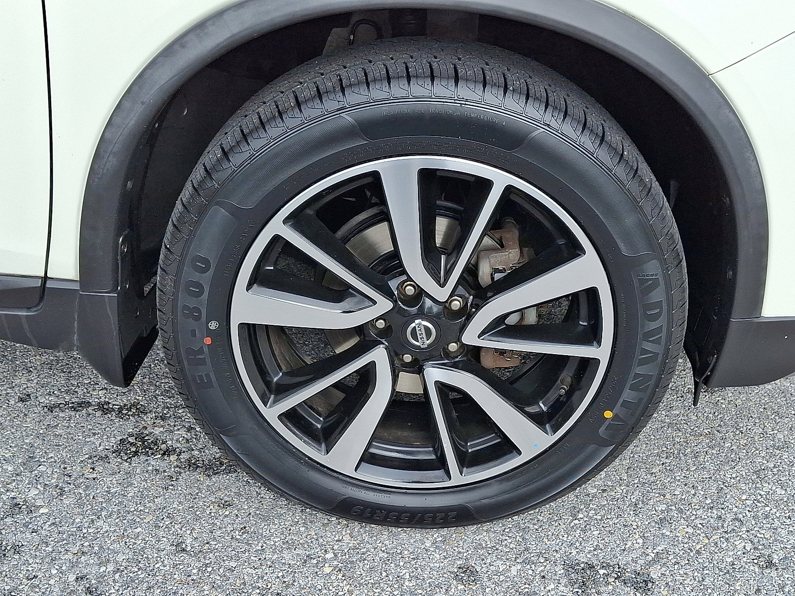 Used 2018 Nissan Rogue SL w/ Premium Package image 8