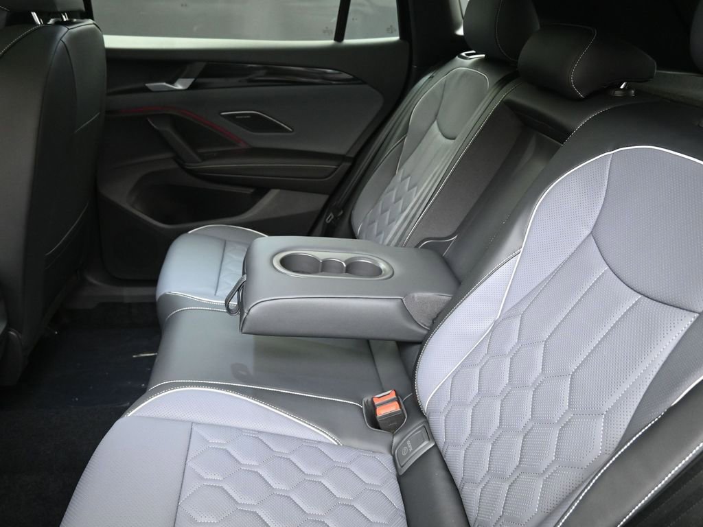 New 2026 Volkswagen Tiguan SEL R-Line image 21