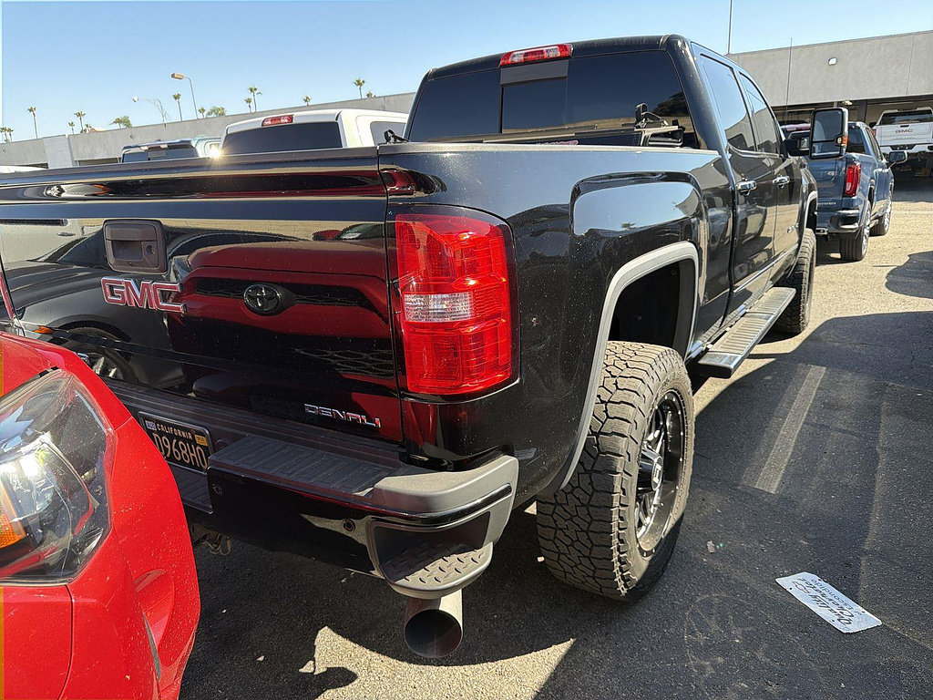 Used 2015 GMC Sierra 2500 Denali w/ Duramax Plus Package AWD/4WD image 4