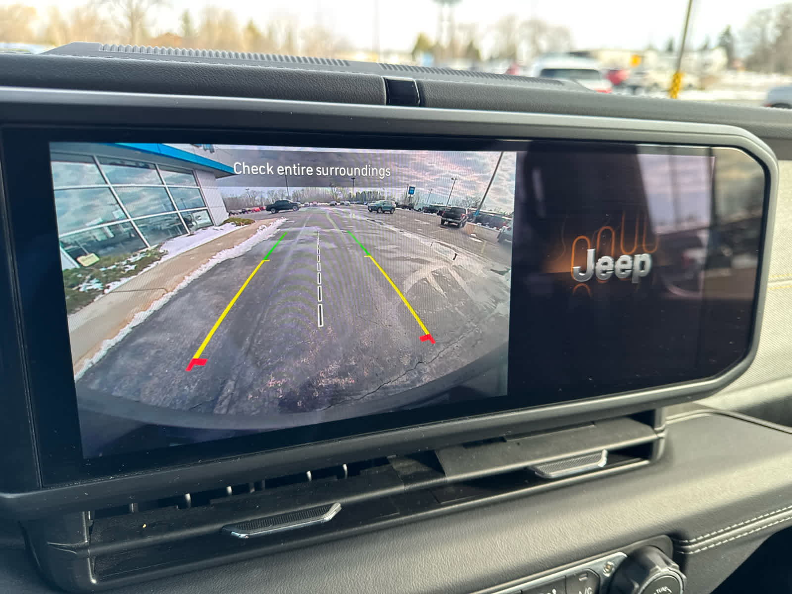 Used 2025 Jeep Wrangler Sahara w/ Safety Group image 20