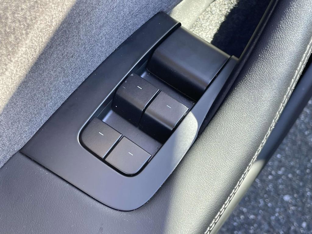 Used 2024 Tesla Model 3 Standard Range image 16