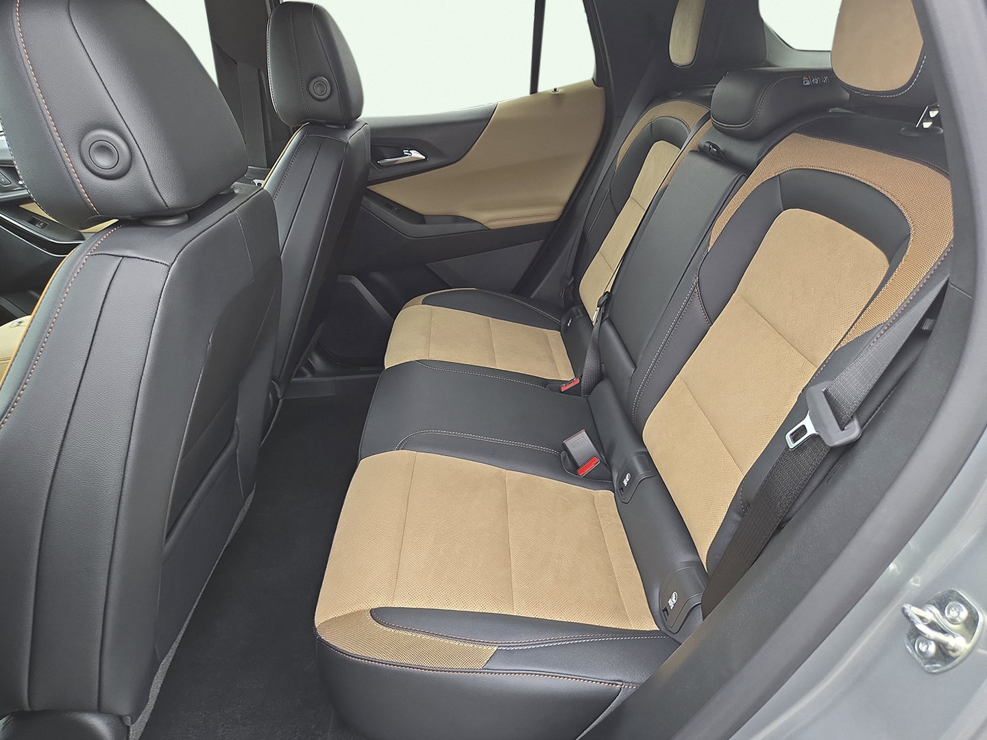 New 2026 Chevrolet Equinox ACTIV w/ Convenience Package III FWD image 13