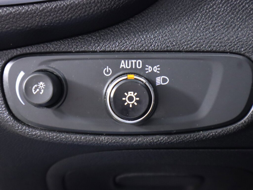 Used 2020 Chevrolet Trax LS w/ Tint and Cruise Package FWD image 10