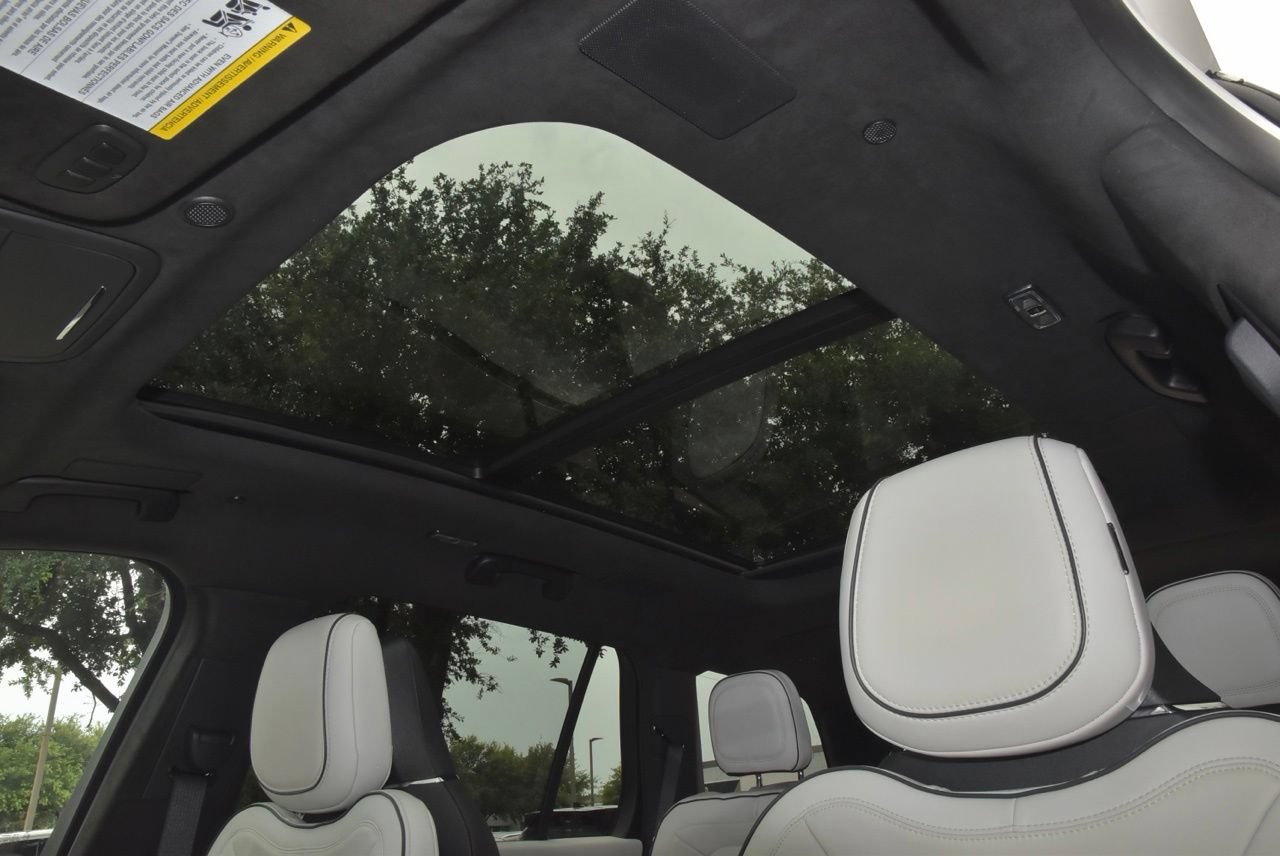 Used 2025 Lincoln Aviator Black Label AWD/4WD image 34