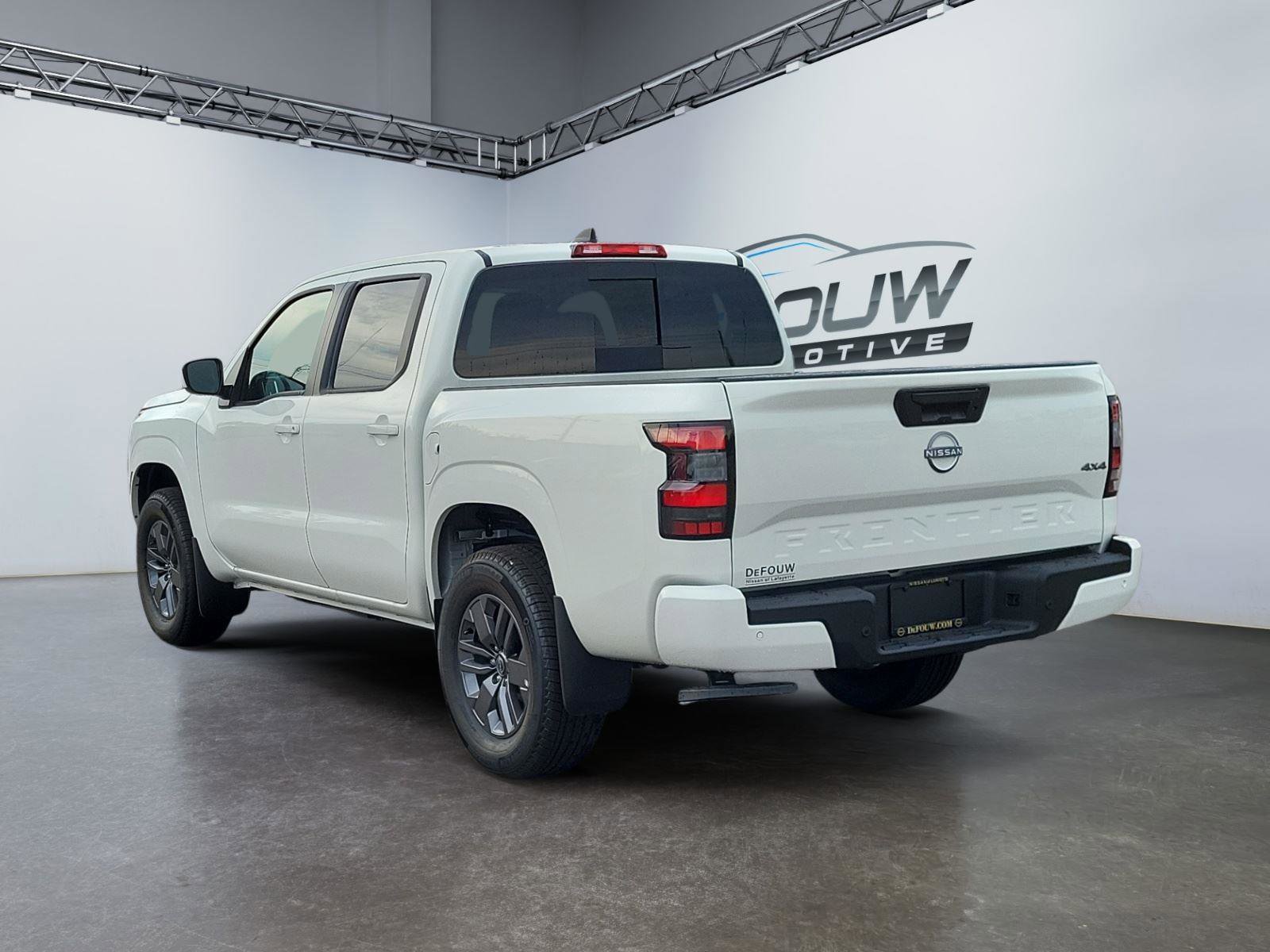 Used 2025 Nissan Frontier SV image 5