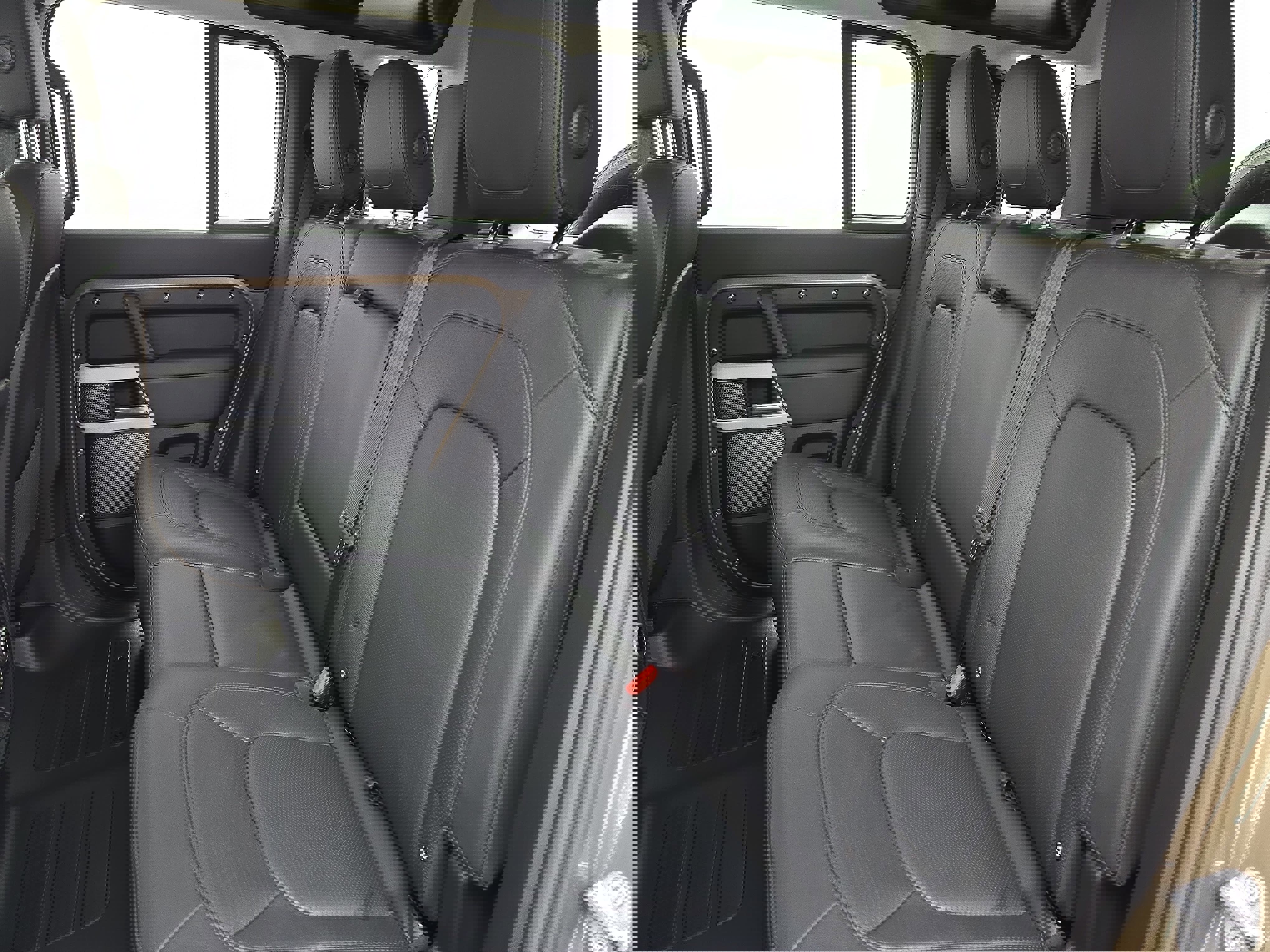 Used 2024 Land Rover Defender 110 S image 13