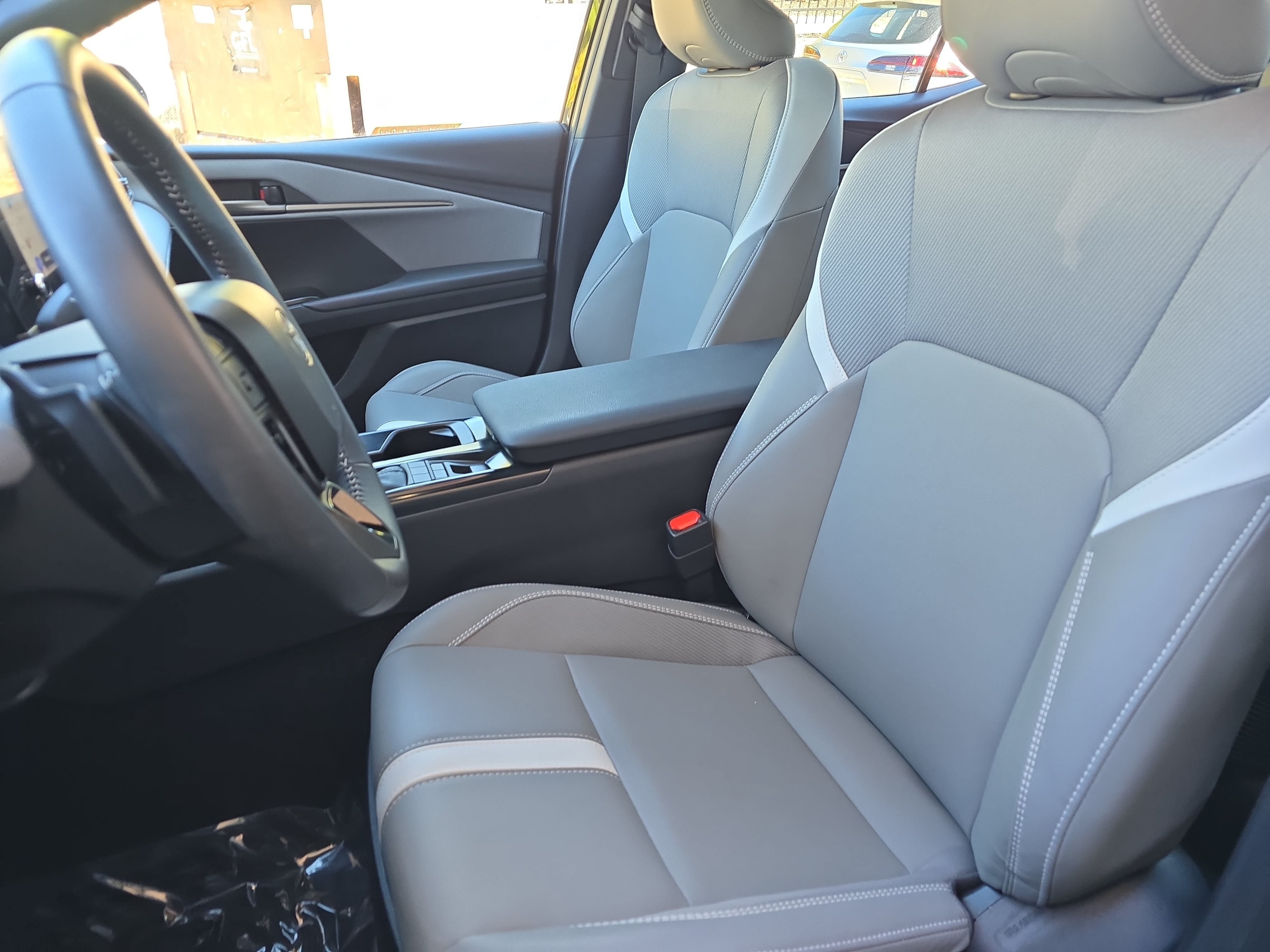 Used 2026 Toyota Camry SE FWD image 14