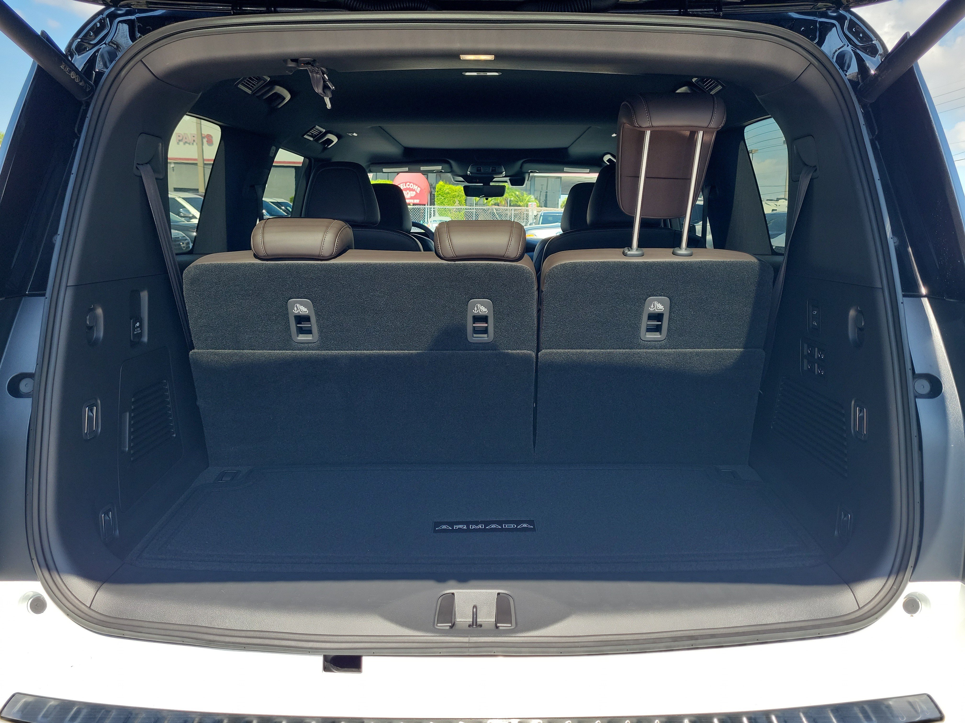 Certified 2025 Nissan Armada Platinum Reserve RWD image 6