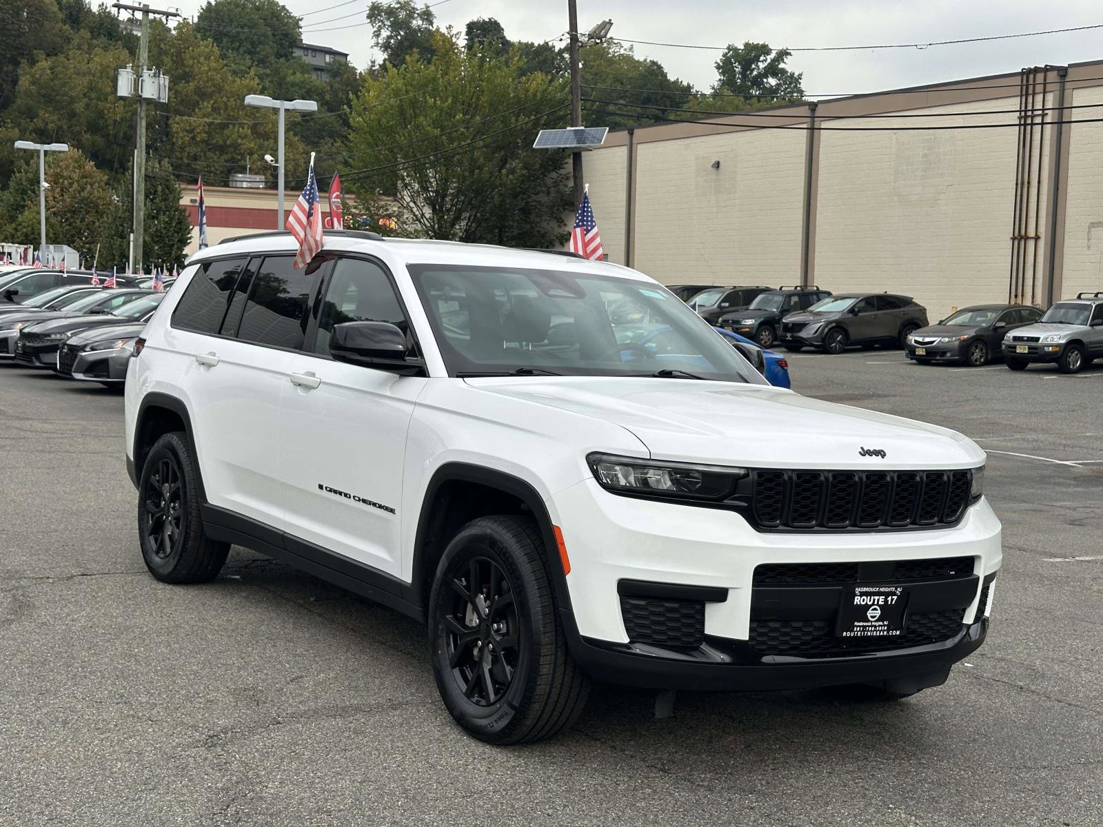 Used 2024 Jeep Grand Cherokee L Laredo