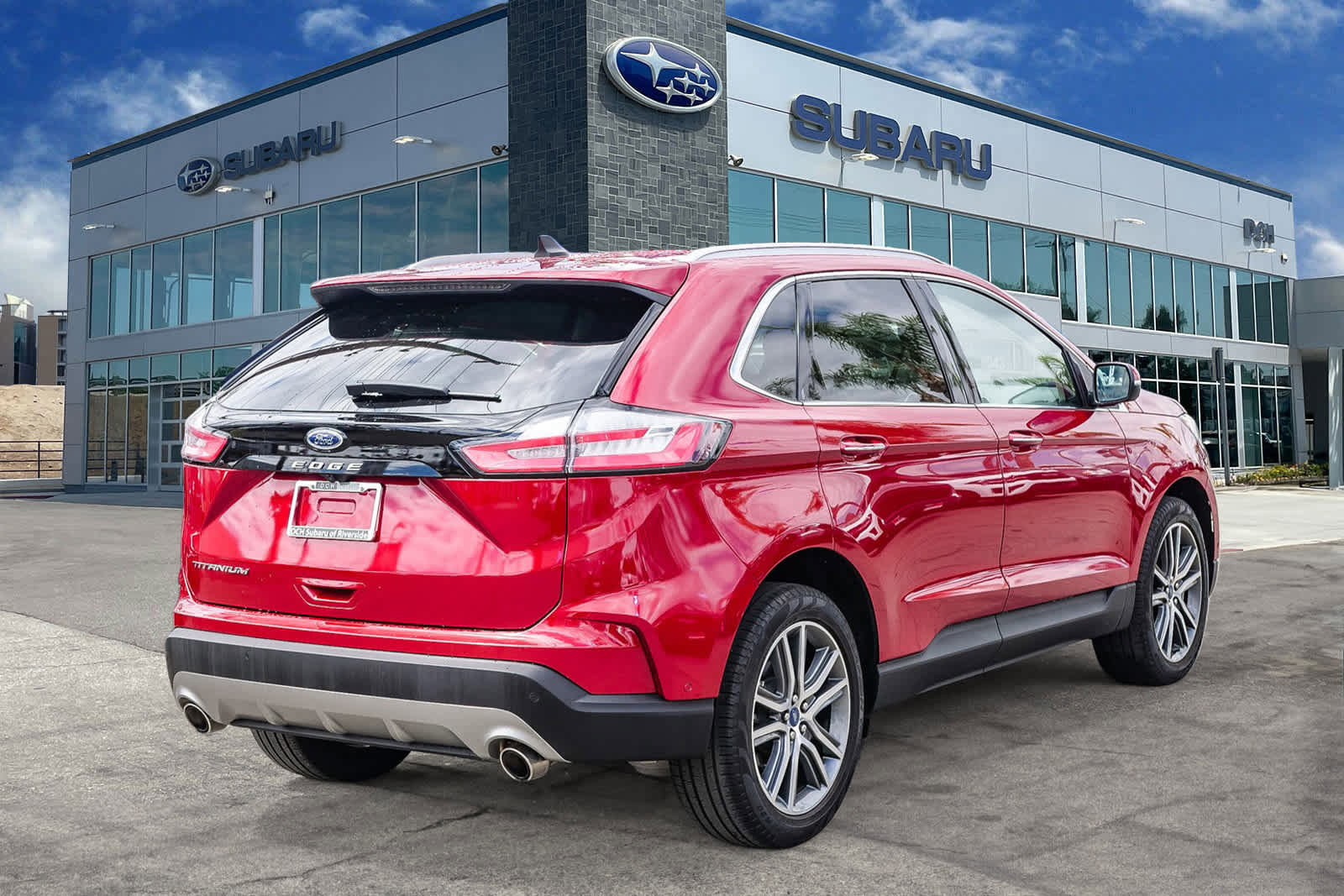 Used 2021 Ford Edge Titanium w/ Equipment Group 301A FWD image 4