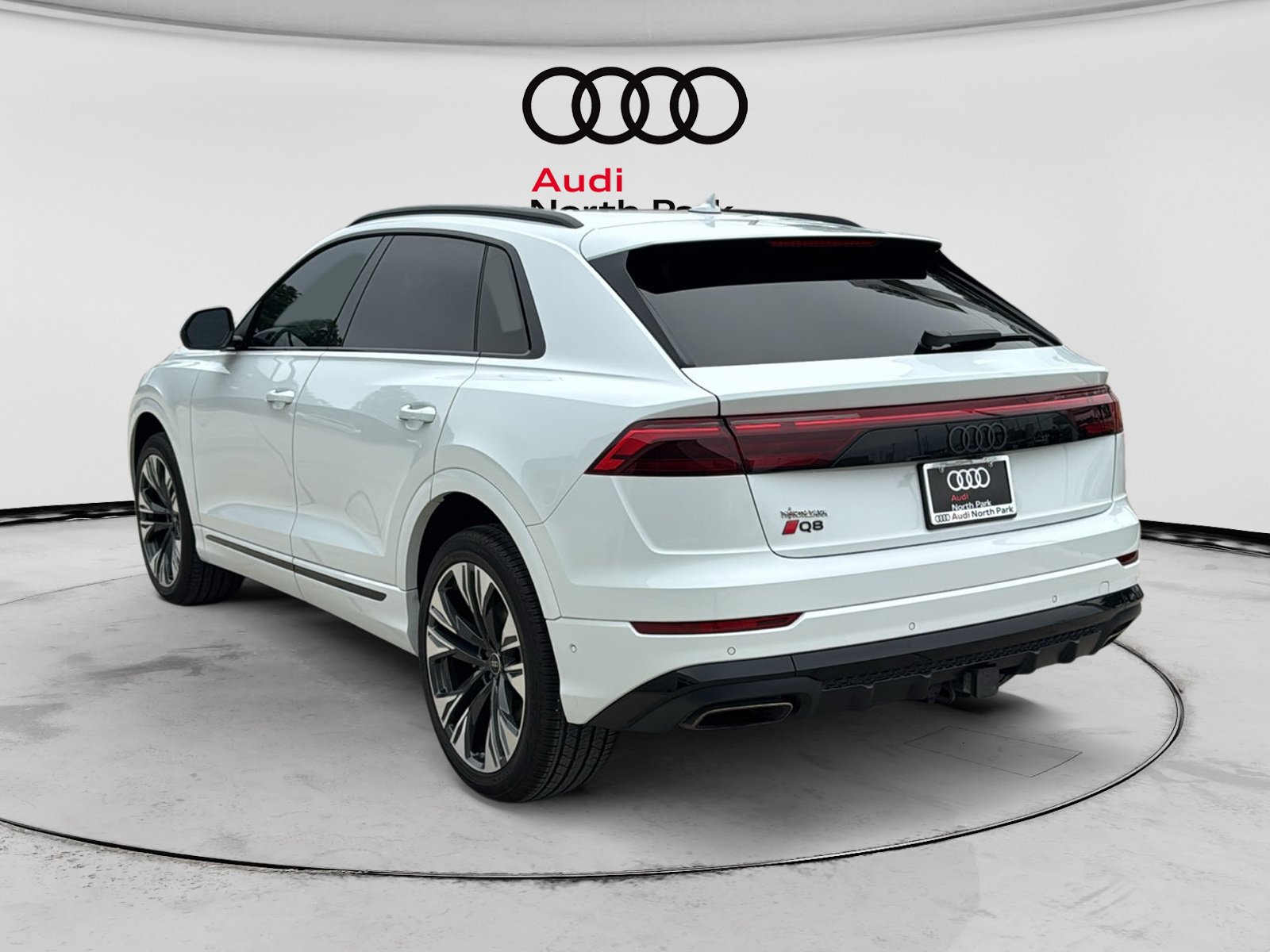 Used 2024 Audi Q8 Premium Plus AWD/4WD image 5