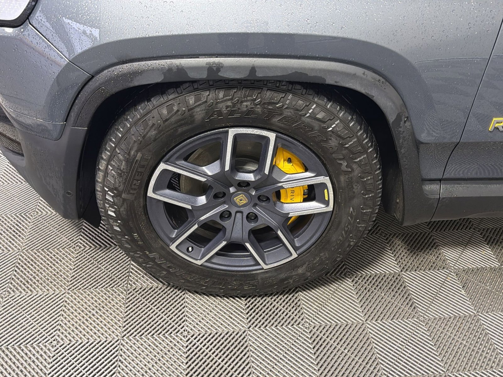 Used 2022 Rivian R1T Adventure image 8